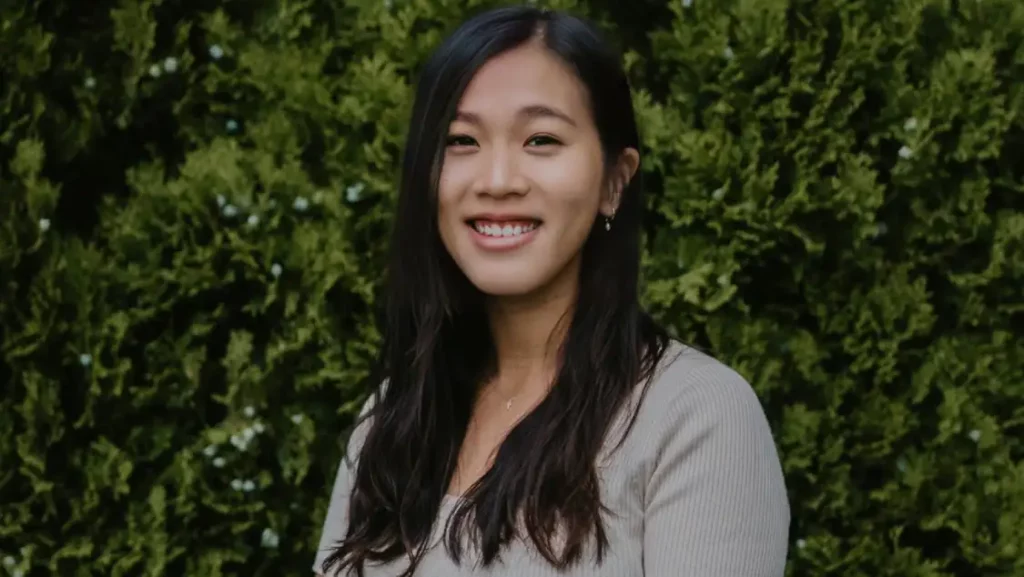 Holly Deng
